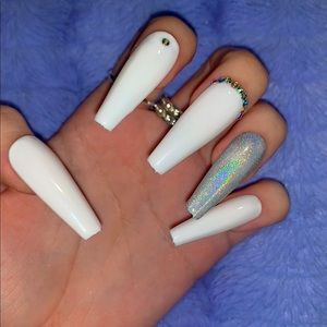 BUY ONE GET ONE FREE❗️White Hologram PressOns 🤍